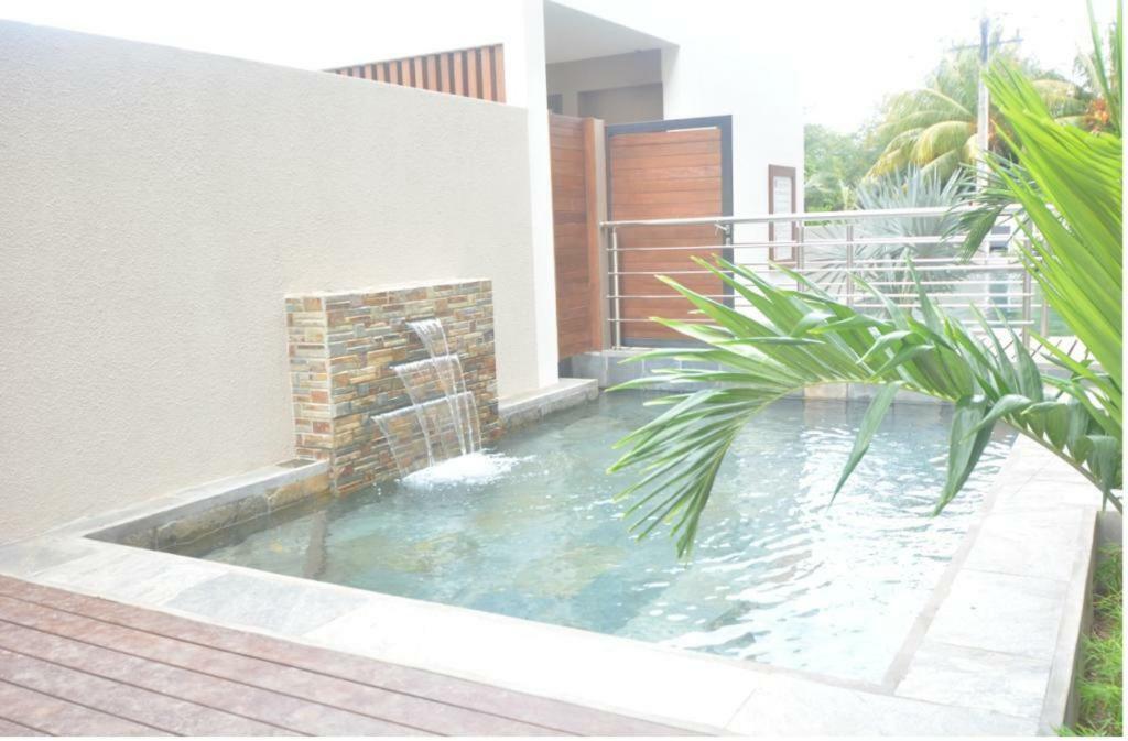 2 Bedroom Flat 15 Mins Walk From Flic En Flac Beach Экстерьер фото