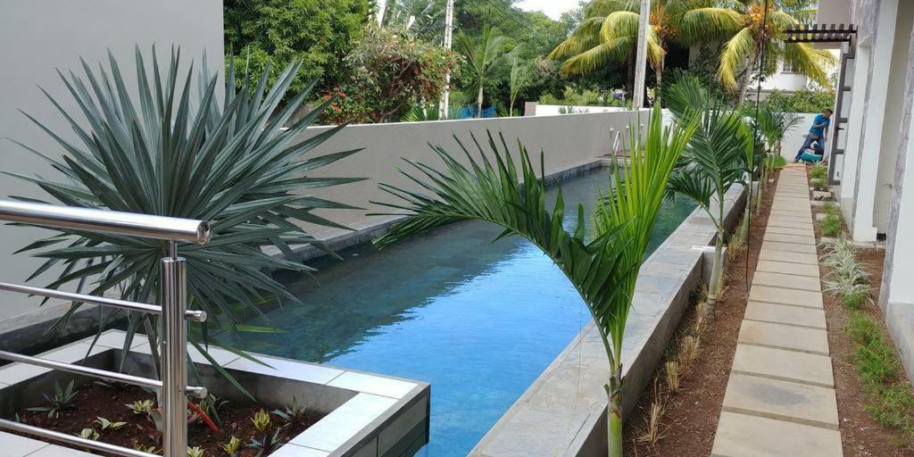 2 Bedroom Flat 15 Mins Walk From Flic En Flac Beach Экстерьер фото