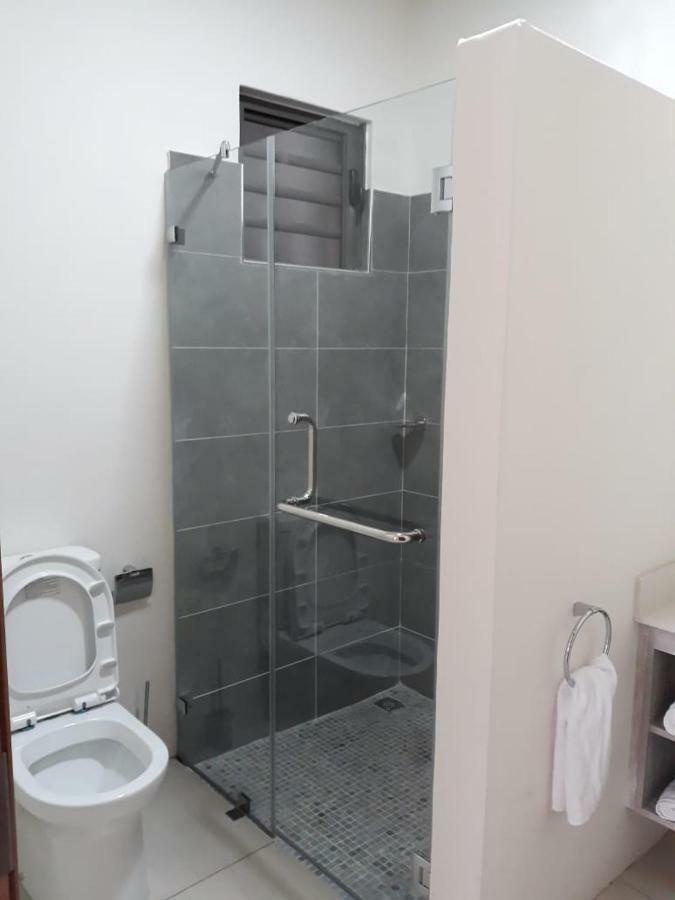 2 Bedroom Flat 15 Mins Walk From Flic En Flac Beach Экстерьер фото