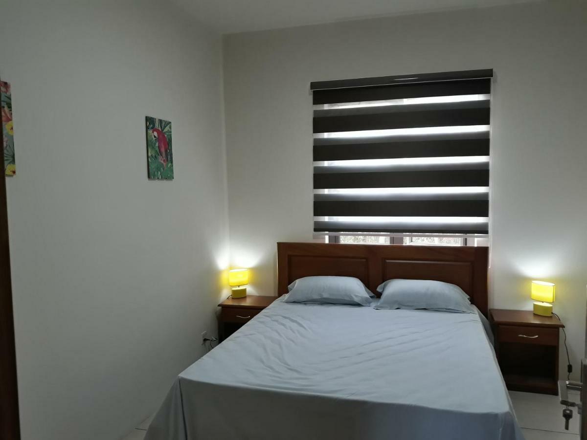 2 Bedroom Flat 15 Mins Walk From Flic En Flac Beach Экстерьер фото