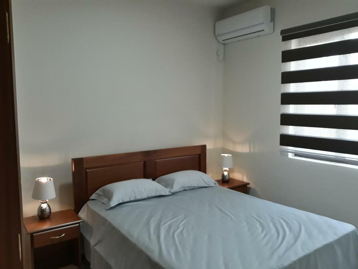 2 Bedroom Flat 15 Mins Walk From Flic En Flac Beach Экстерьер фото